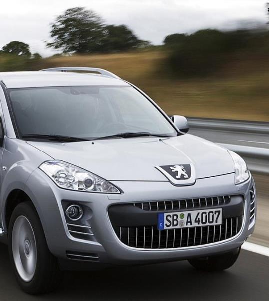 Neben dem Sechsganggetriebe ist der Peugeot 4007 jetzt auch mit Doppelklupplungsgetriebe erhältlich. Foto: Peugeot/auto-reporter.net